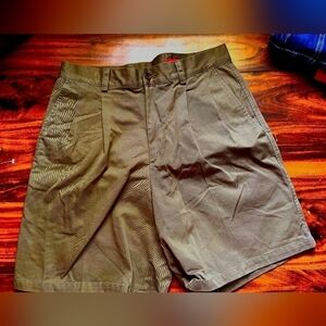 Nordstrom SmartCare 100% Cotton Green Pleated Chino Khaki Shorts Men's 32 EUC